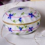 Bonbonniere / Candy Jar 6037-0-00 PBG Cornflower Garland pattern. Herend fine china and hand painted. Round shaped Ornaments