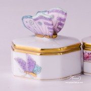 6105-0-17 EVICTP2 bonbonniere Herend Porcelain with Butterfly