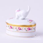 Bonbonniere / Candy Jar w. Cat Knob 6114-0-26 RGS Rose Garland pattern. Herend fine china and hand painted. Oval shaped Ornaments