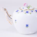 Tea Pot with Rose Knob 606-0-09 PBG Cornflower Garland design. Herend fine china. Hand painted tableware