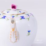 Tea Pot with Rose Knob 606-0-09 PBG Cornflower Garland design. Herend fine china. Hand painted tableware