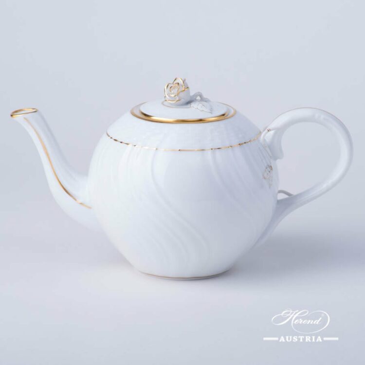 Tea Pot w. Rose Knob 1607-0-09 HDE Hadik design. Classic Herend design. Herend fine china. Hand painted tableware