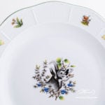 Round Dish w. Handles 171-0-00 CHTM Hunter Trophies pattern. Chamois motif. Green rim. Herend fine china. Hand painted tableware