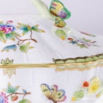 Vegetable / Ragout Dish 52-0-17 VBO Queen Victoria pattern. Royal Family design. Herend fine china hand painted. Tableware
