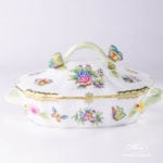 Vegetable / Ragout Dish 52-0-17 VBO Queen Victoria pattern. Royal Family design. Herend fine china hand painted. Tableware