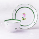 Vienna Rose tea cup 701-0-00 VRH of Herend. Accompanied by it's saucer, the 701-1-00 VRH. Hand-painted fine china of Herend.