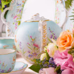 Tea Pot w. Rose Knob 20605-0-09 QS Four Seasons pattern. Herend porcelain