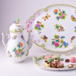 Herend - Big Coffee Pot w. Butterfly Knob 612-0-17 VBO Queen Victoria design. Herend fine china