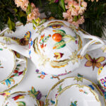 Herend Old QUEEN VICTORIA tea set. A densely painted traditional decor from 1852.